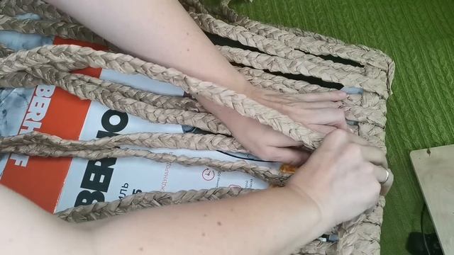 Большая плетеная корзина из картонной коробки и покупок Фикс прайс. смотреть онлайн