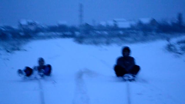 Поле, машина, верёвка, поджопники смотреть онлайн