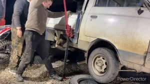 Замена двигателя на старом Nissan VANETTE.