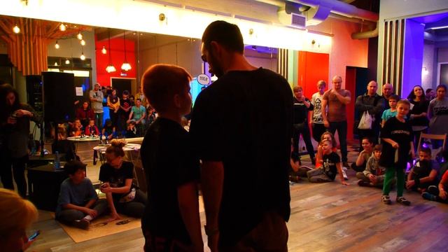 финал kids 1x1 bboy Zaryad vs bboy RED - Most Dance Battle 2018 смотреть онлайн