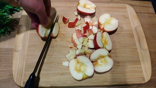 ЯБЛОЧНЫЙ ПИРОГ на сковороде, который тает во рту! Вкуснее чем из духовки! Быстрый и Вкусный Завтрак