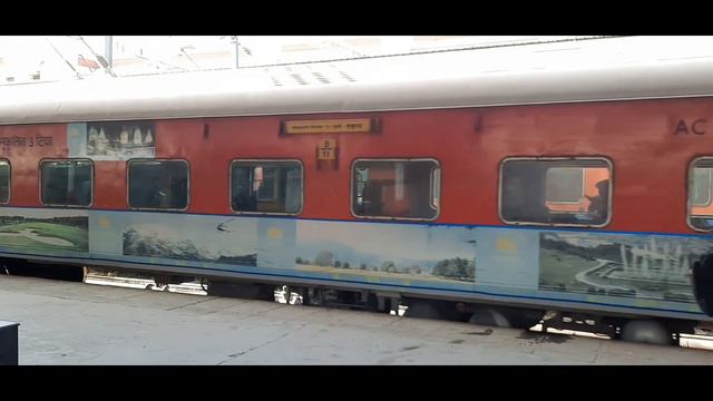 1st Ac Train Ticket | Why Is The Fare Of First AC In The Train So High? After All, What Is Special смотреть онлайн