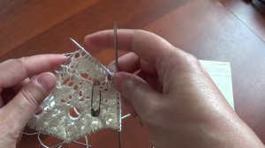 Салфетка маленькая спицами.