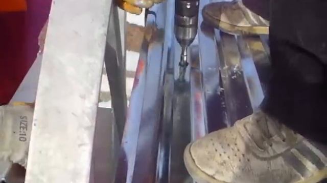 Крепление профнастила