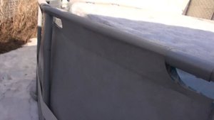 Каркасный бассейн INTEX Перезимовал вторую зиму. Тает ЛЕД в бассейне