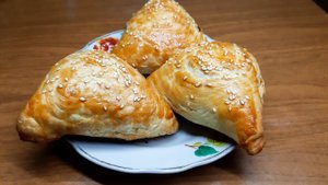 Самса из слоёного теста с мясом. Готовим в домашних условиях.
