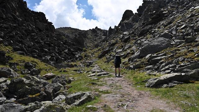 Эльбрус. Hiking alone around Mount Elbrus. Одиночный поход в Приэльбрусье. смотреть онлайн