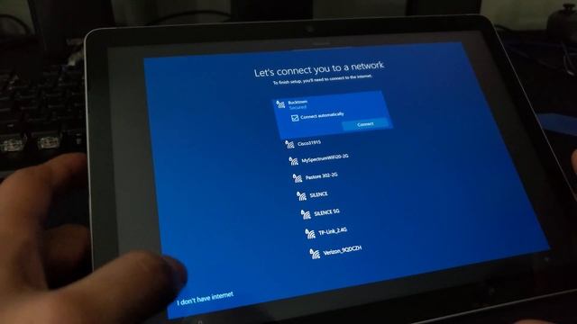 Microsoft Surface Go 3 Running Windows 10? | Installation & Review смотреть онлайн