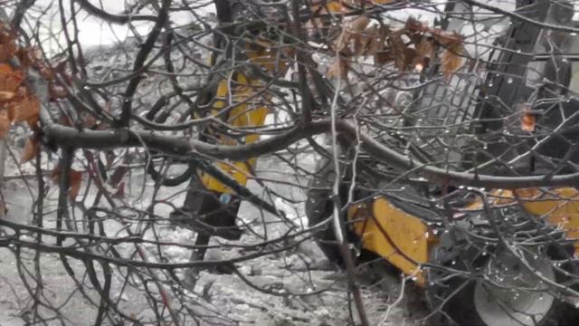 Колка льда погрузчиком смотреть онлайн