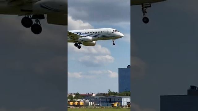 суперджет- Газпром авиа посадка во Внуково VKO