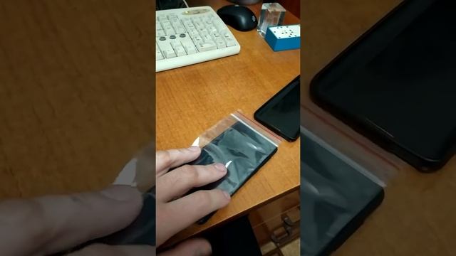 Как защитить смартфон от пыли и влаги дешёвым способом.