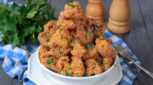 Цветная капуста в панировочных сухарях - рецепт с хрустящей корочкой