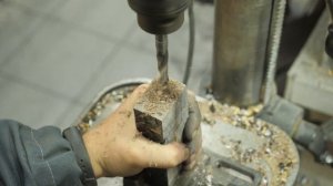 Производство ножа "Сафари" - порошковая сталь М390 с криообработкой.