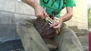 Ремонт старой корзины из лозы.