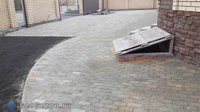 Мощение галтованной гранитной брусчаткой. Режевский гранит.