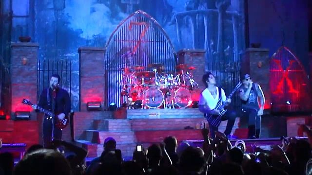 Avenged Sevenfold - Welcome to the Family Rockstar Uproar Festival Houston Texas 2010