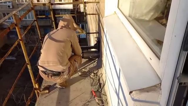 Усиление балконной плиты .