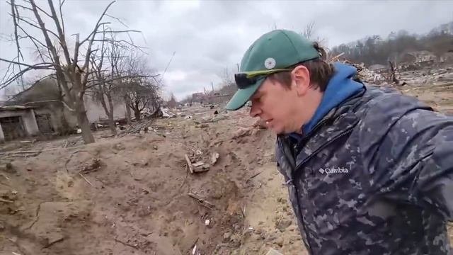 Как выглядит  руский мир  в разрушенном поселке на Черниговщине
