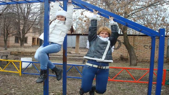 Поздравление с 8 Марта Мамуле, Бабуле и Прабабуле... смотреть онлайн