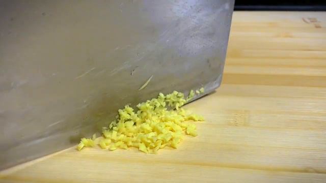 夏天的涼菜就最愛這涼拌豬心，香辣入味越嚼越香，下酒下飯特過癮【古月美食】#涼菜 #夏天涼菜