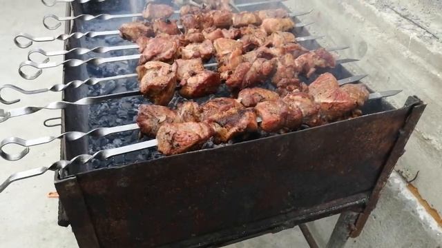 АРМЯНСКИЙ ШАШЛЫК НА ДНЮХЕ У АЛИНЫ смотреть онлайн