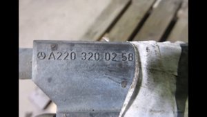 Блок клапанов пневмо подвески Мерседес w220