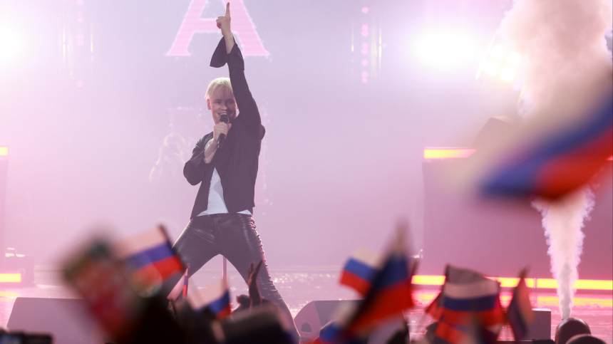 Первый сольный в Кремле: как прошел концерт SHAMAN на главной сцене страны