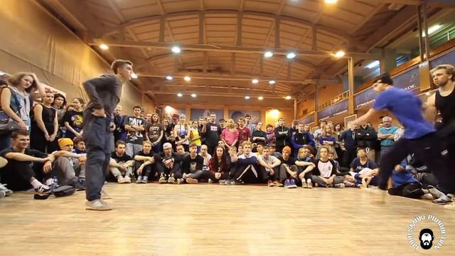 MICRO MAN VS OLLY.G | TOP 16 BBOYS | FUNKY JUICE смотреть онлайн