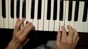 Учимся играть на пианино двумя руками.#Гамма Ми минор