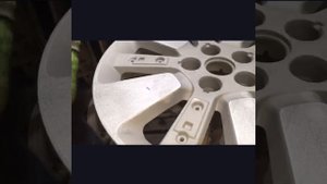 Восстановление литого диска с глубокими царапинами. Цвет черный.