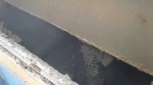 Загрузка бетона в миксер, работа рбу.