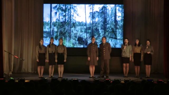 Смотр патриотической песни. 10 класс Чесменской школы №1.