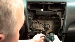 Как правильно установить магнитолу. Видео-урок. Часть 1.