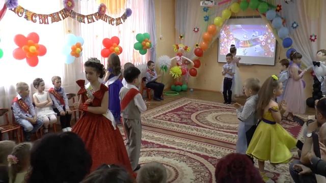 Выпускной в детском саду. Танго. Соло на стуле.
