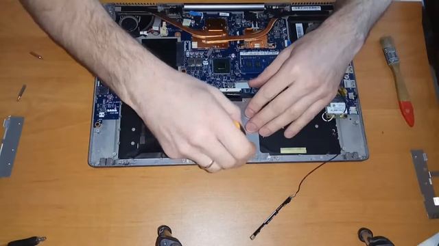 Разборка Acer R7 570 Замена клавиатуры смотреть онлайн