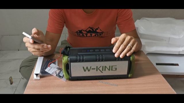 Unbox ลำโพงบลูทูธ W KING รุ่น D8M มีไมค์มาด้วยนะครับ смотреть онлайн