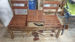Как сделать скамейку со столиком  из дерева