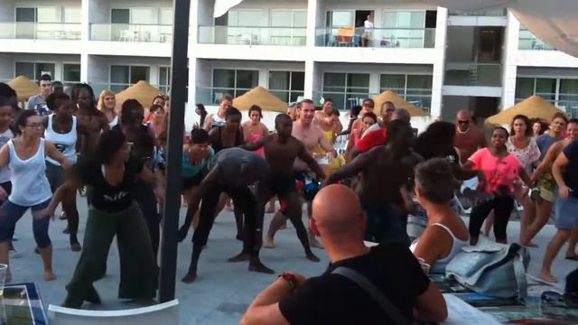 Petchu & Vanessa Workshop @ Pool 3 смотреть онлайн