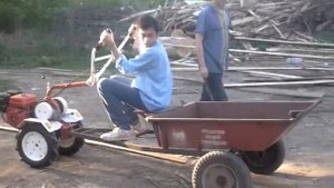 Поездка на мотоблоке 2