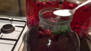 Вишнёвый компот на зиму с базиликом и мятой за 18 минут