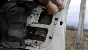 Ford Focus 1. Разборка дверной обшивки и нюансы работы механизма открывания двери.