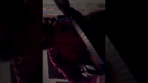 САМАЯ УЖАСНАЯ ИГРА НА ГИТАРЕ!!... готовтесь ставить дизы