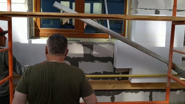 Как самостройщику научиться правильно клеить пенопласт на фасад дома, практические занятия смотреть онлайн
