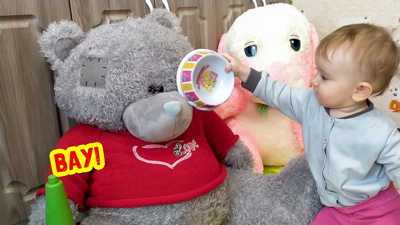 огромный плюшевый медведь. большая игрушка видео. огромное яйцо с игрушками. большой медведь игрушка. мягкая игрушка белый медведь.