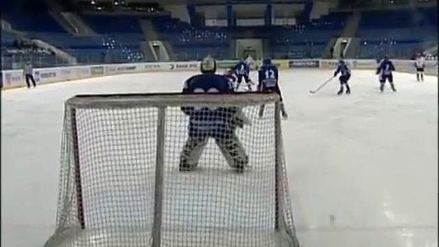 Шайба в ухо прикол хоккей