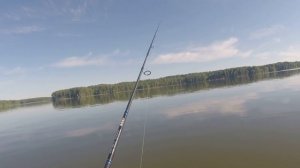 Ловля СУДАКА НА ДЖИГ НА ЯУЗСКОМ ВДХР! Рыбалка на спиннинг с лодки летом!