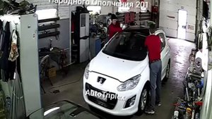 Установка лобового стекла на Peogeot 308