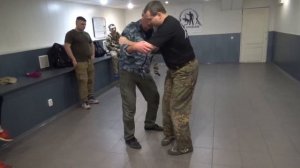 Прикладной рукопашный бой. Элементы подсечек и подножек. Принципы противодействия.