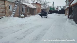 Чистка снега на самодельном квадроцикле из оки
