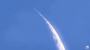 Неопознанные летающие объекты над поверхностью Луны